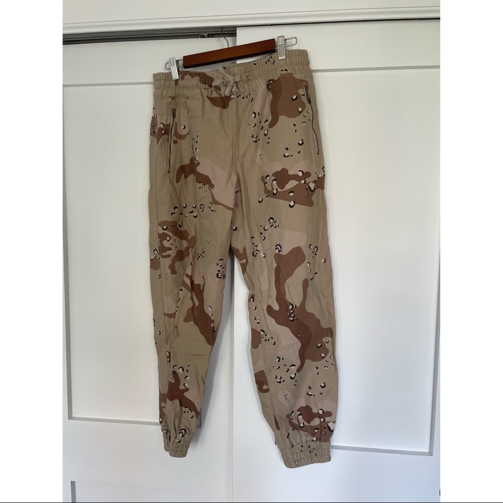 Aritzia TNA Alix Pant in Safari Print